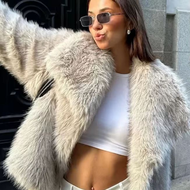 Amora SoftFur Elegance