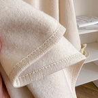 Aveline – Classic Comfort Cape