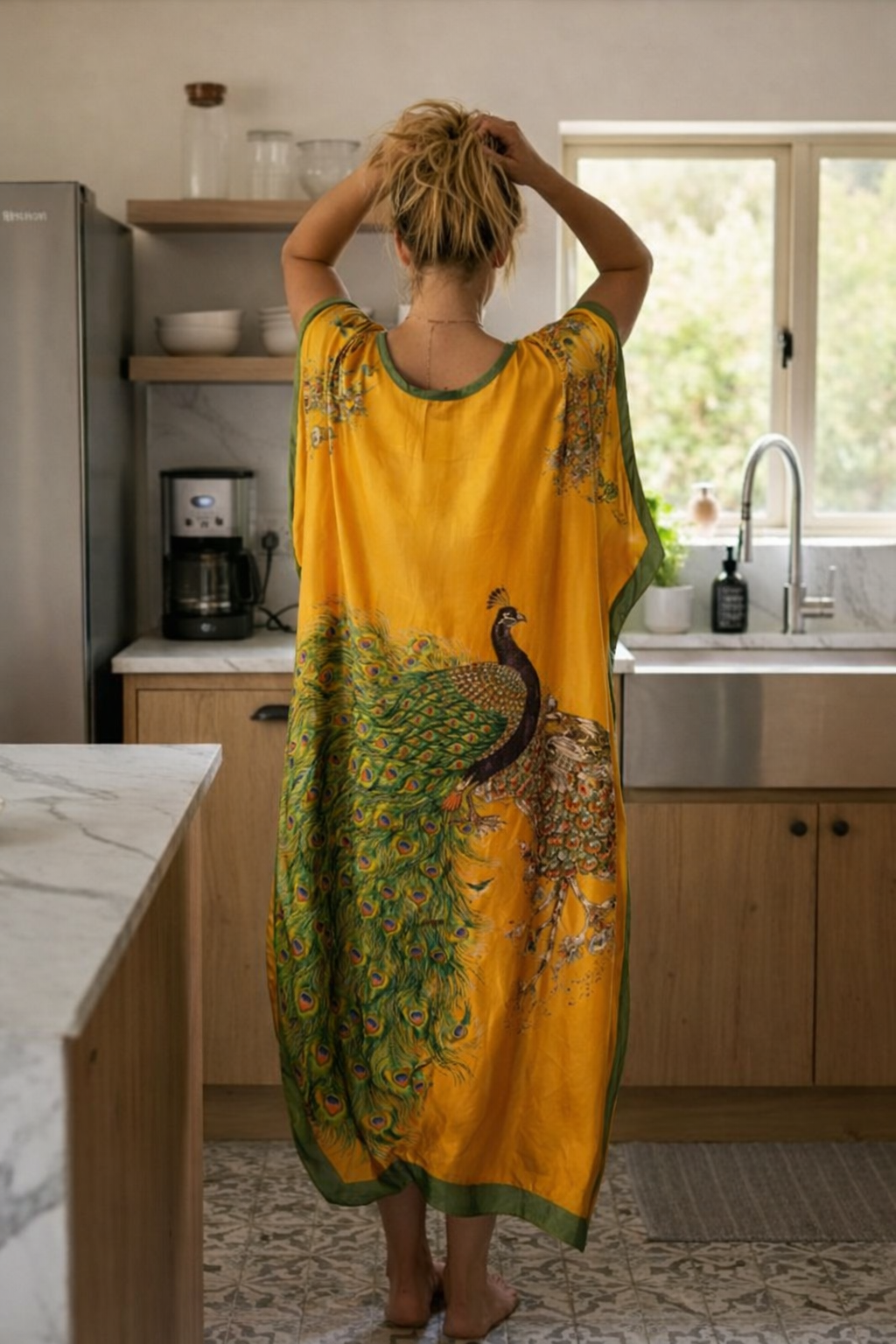 Solmira – SilkBreeze Holiday Cape