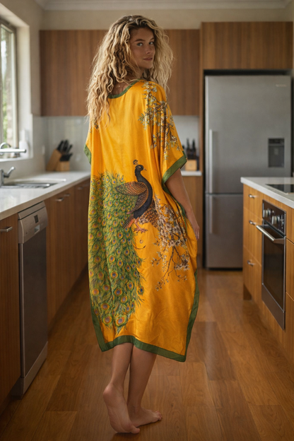 Solmira – SilkBreeze Holiday Cape