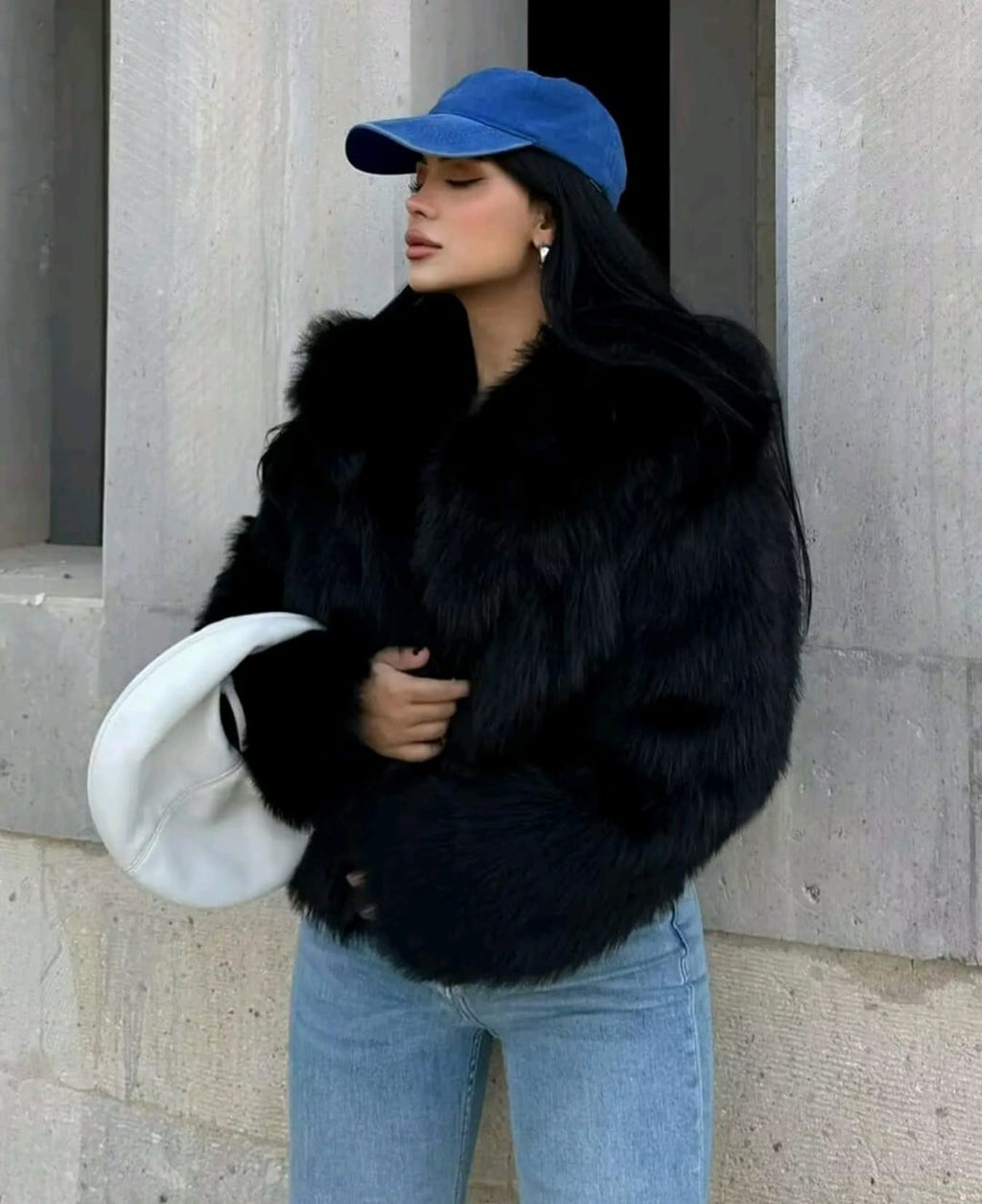 Amora SoftFur Elegance