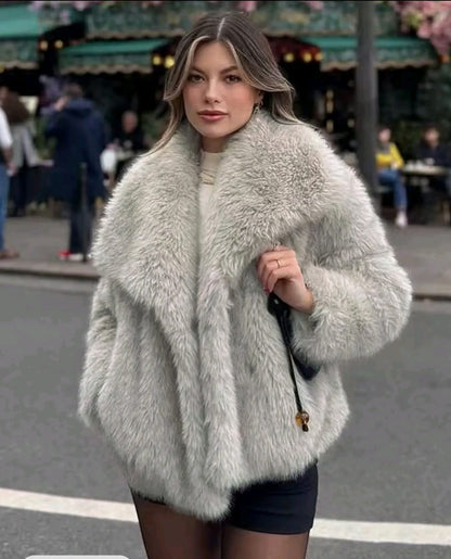 Amora SoftFur Elegance