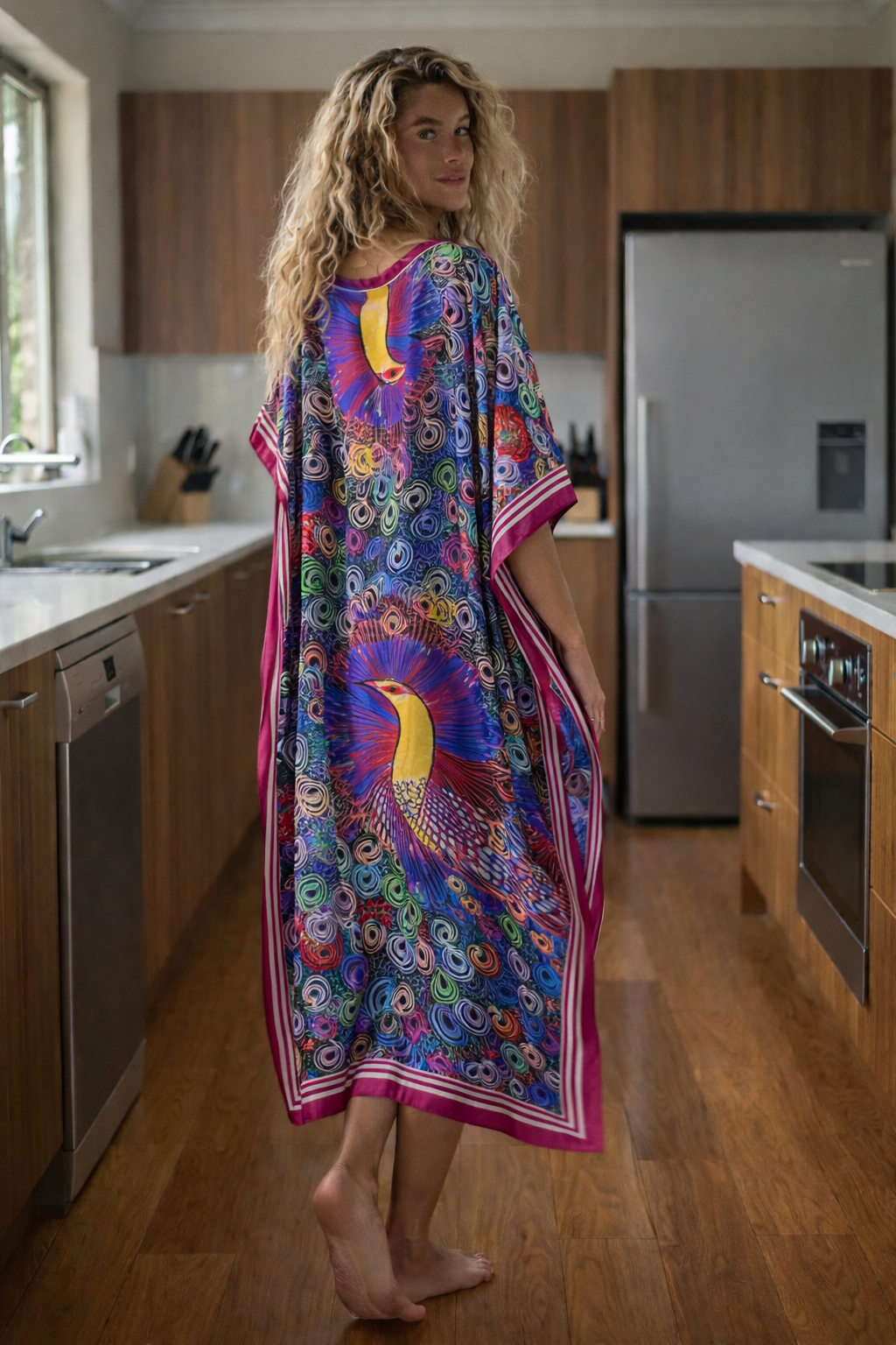 Solmira – SilkBreeze Holiday Cape